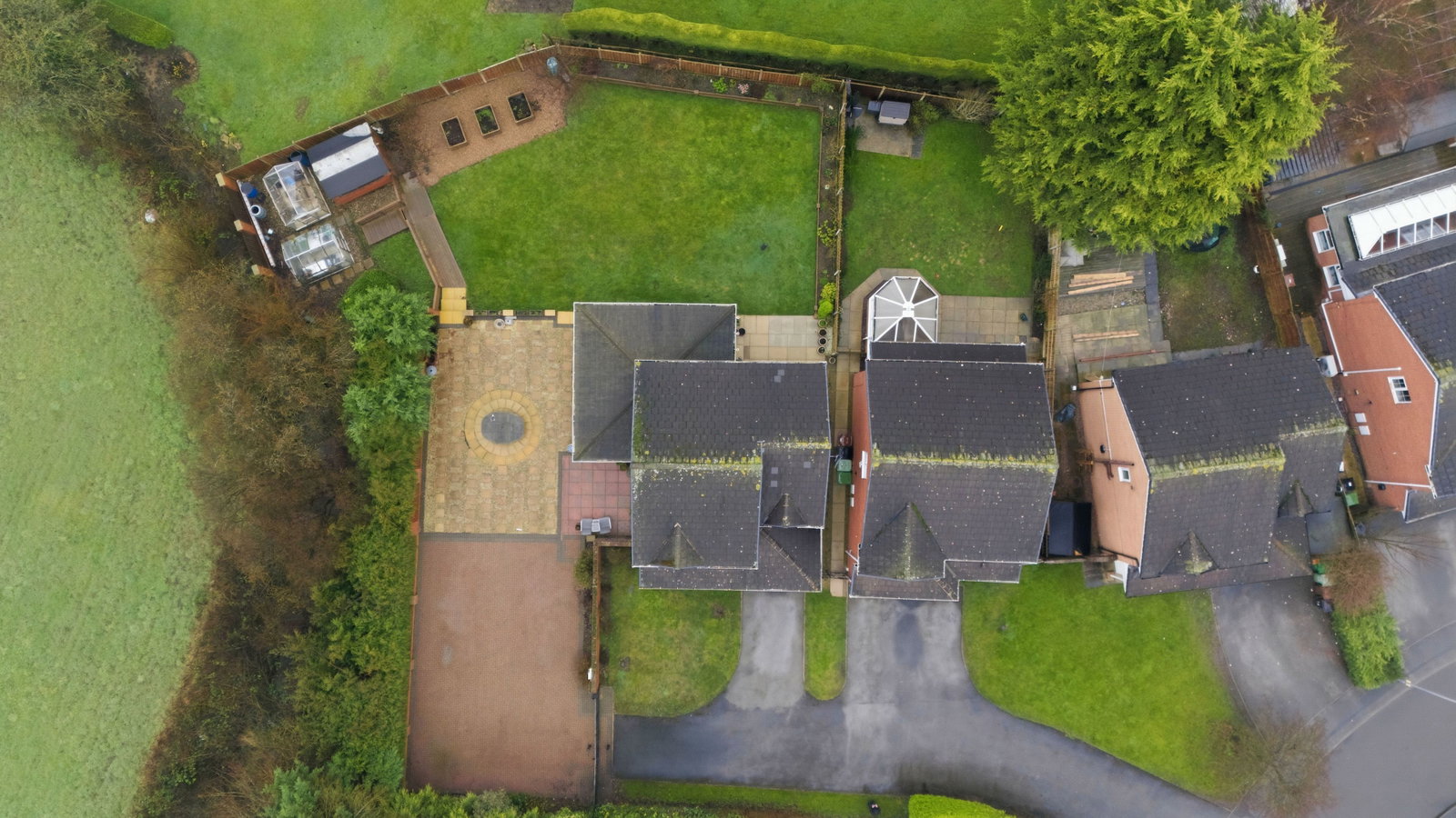 Detached House in Leeds