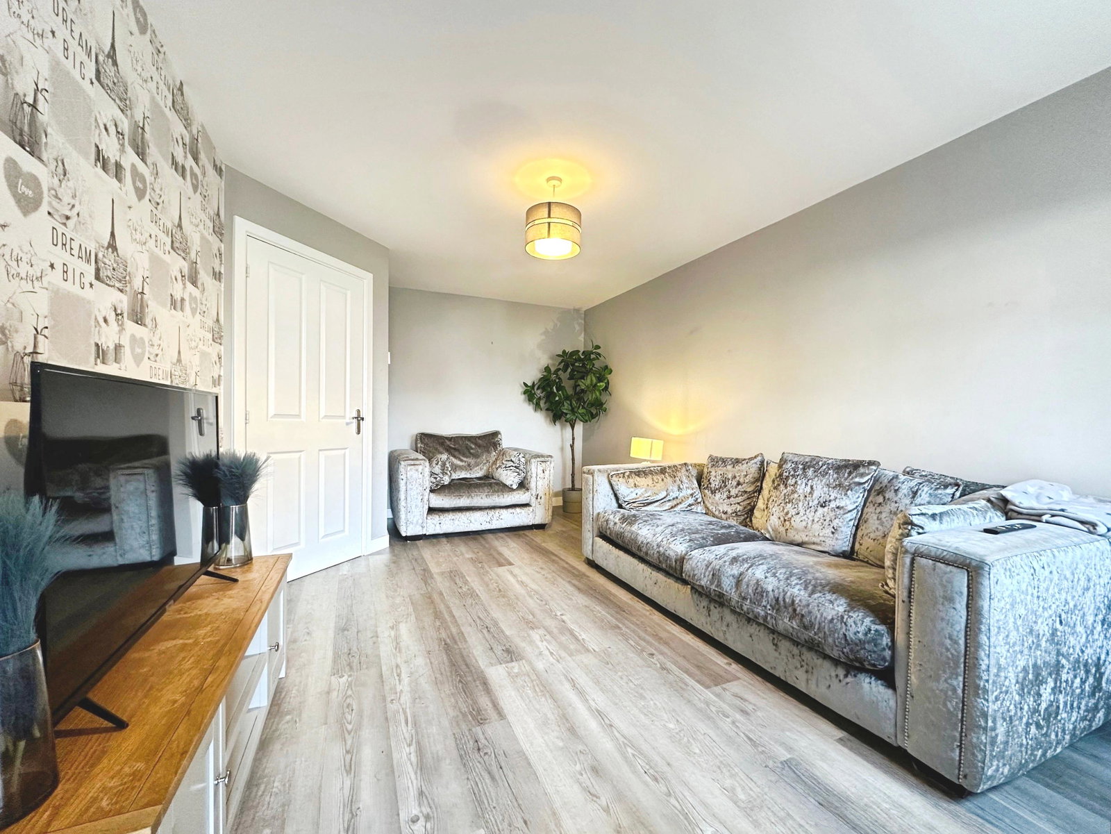 Semi Detached House in Wakefield