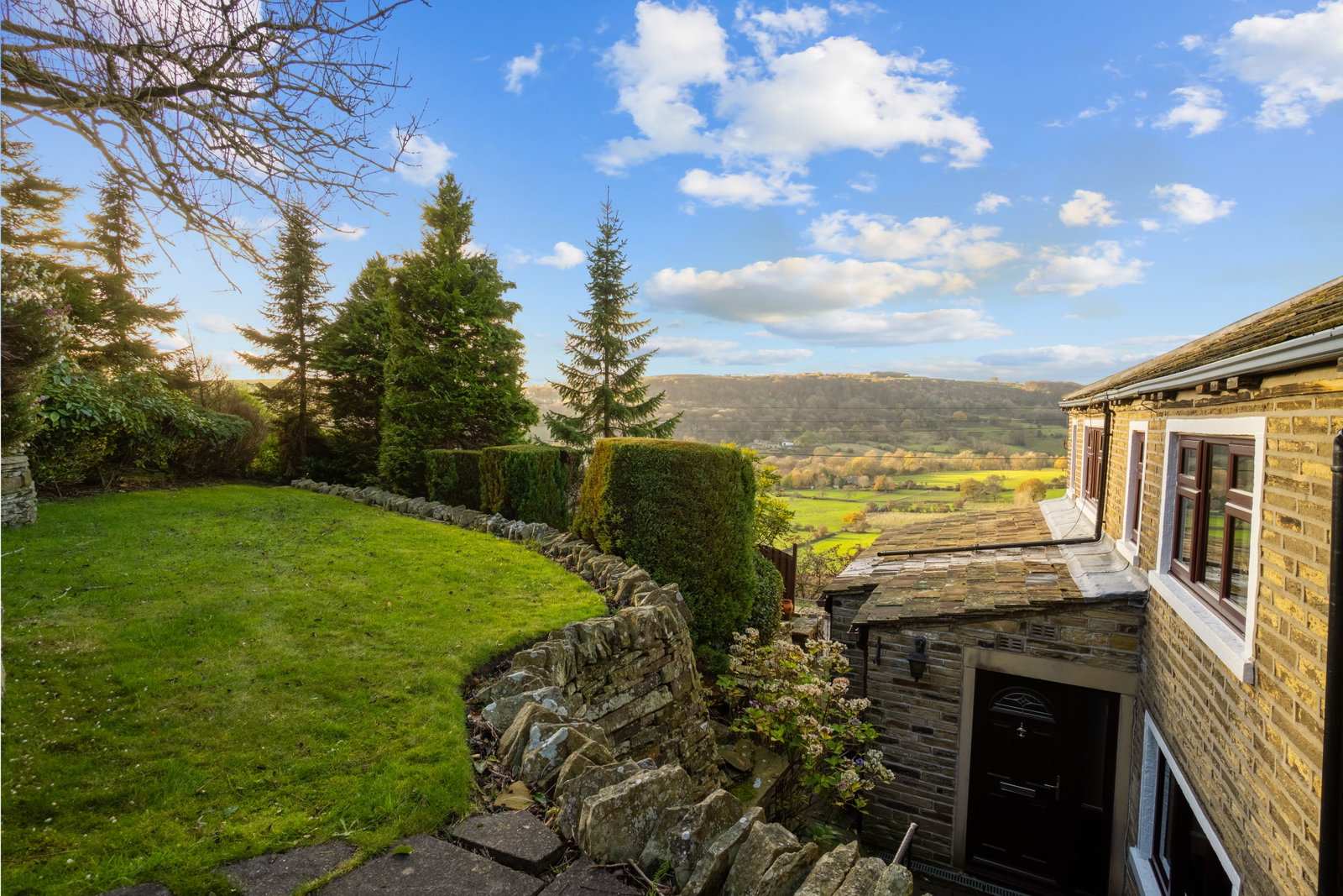 Detached House in Halifax