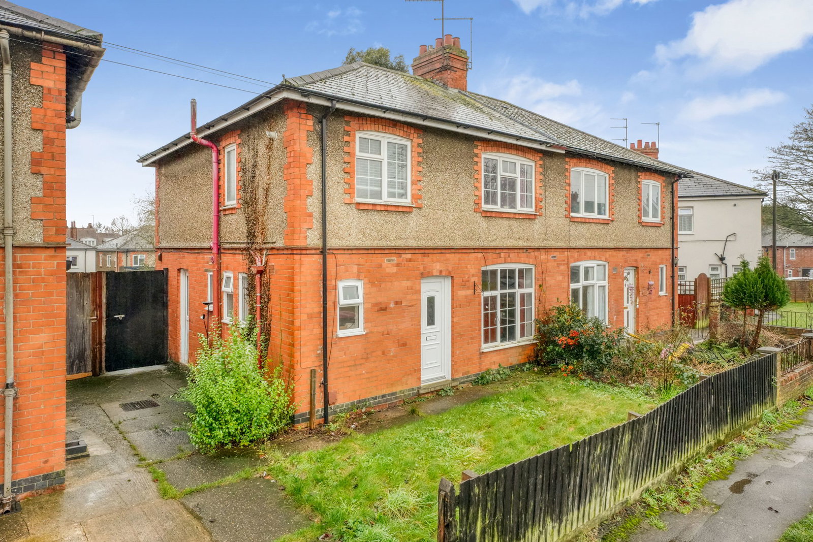 Semi Detached House in Northampton
