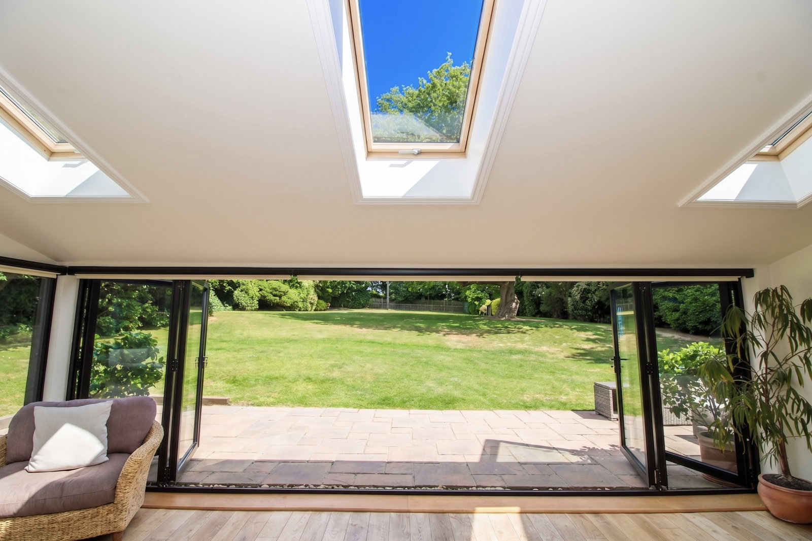 Detached House for sale in Margate, East Northdown, Margate, CT9 3TS