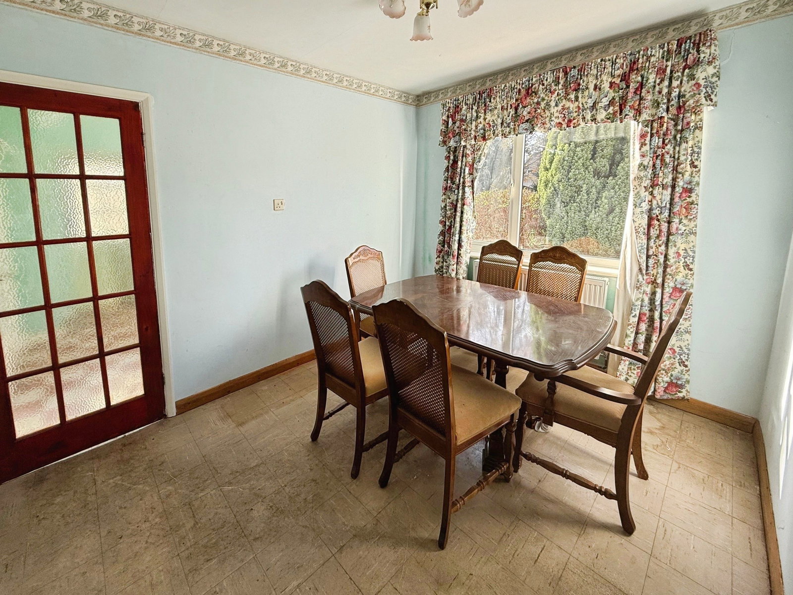 Semi Detached House in Abbots Langley