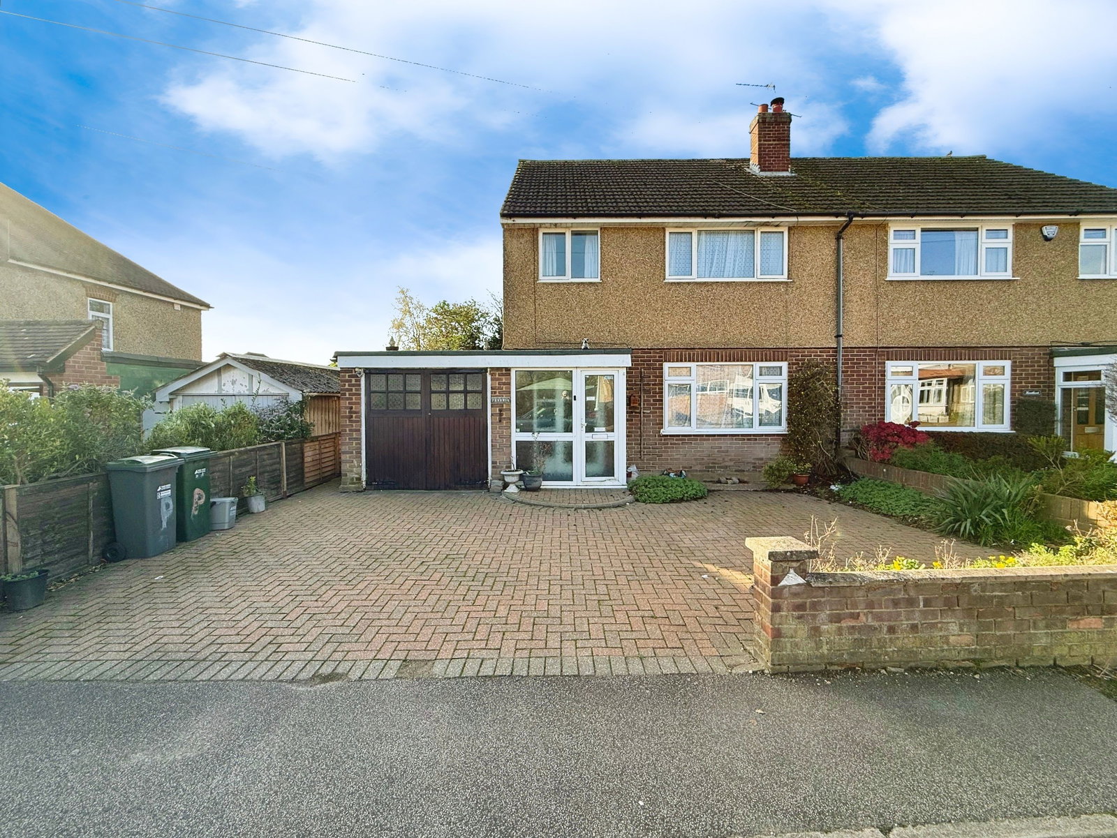 Semi Detached House in Abbots Langley