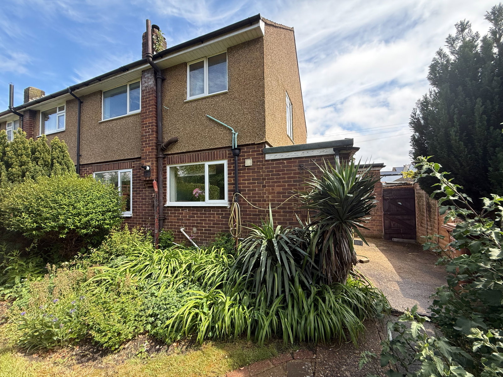 Semi Detached House in Abbots Langley