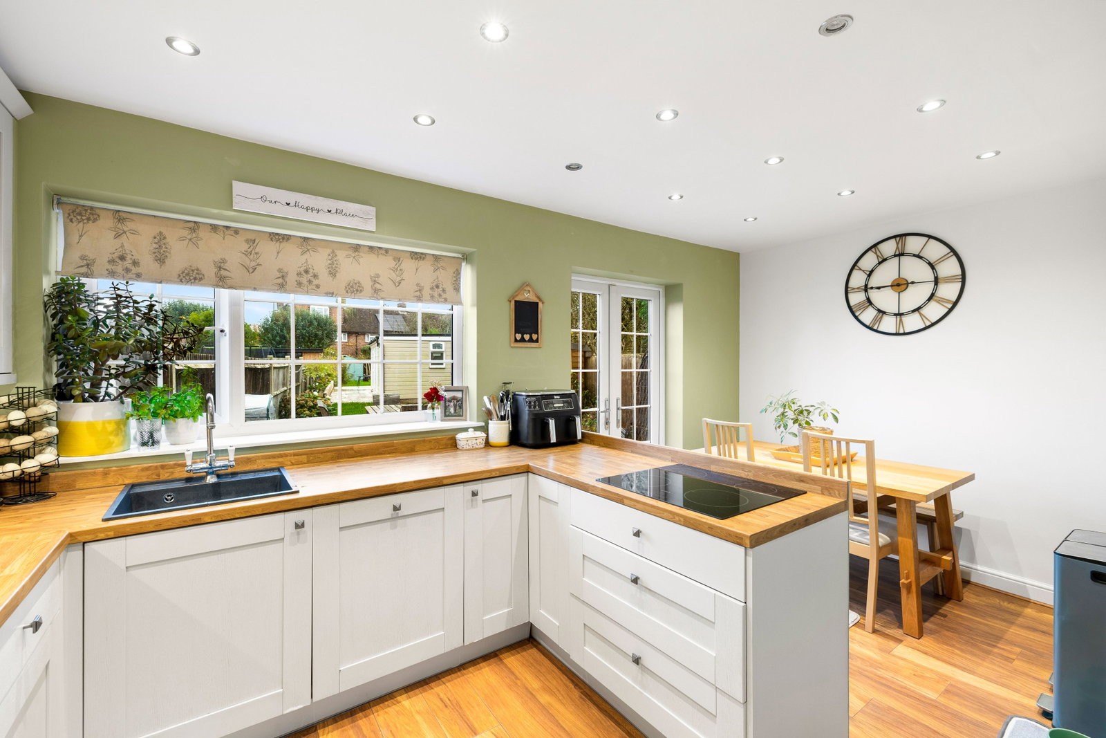 End Of Terrace House in Lingfield