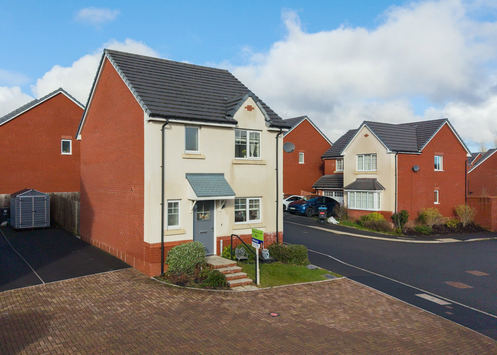 Detached House in Ebbw Vale 