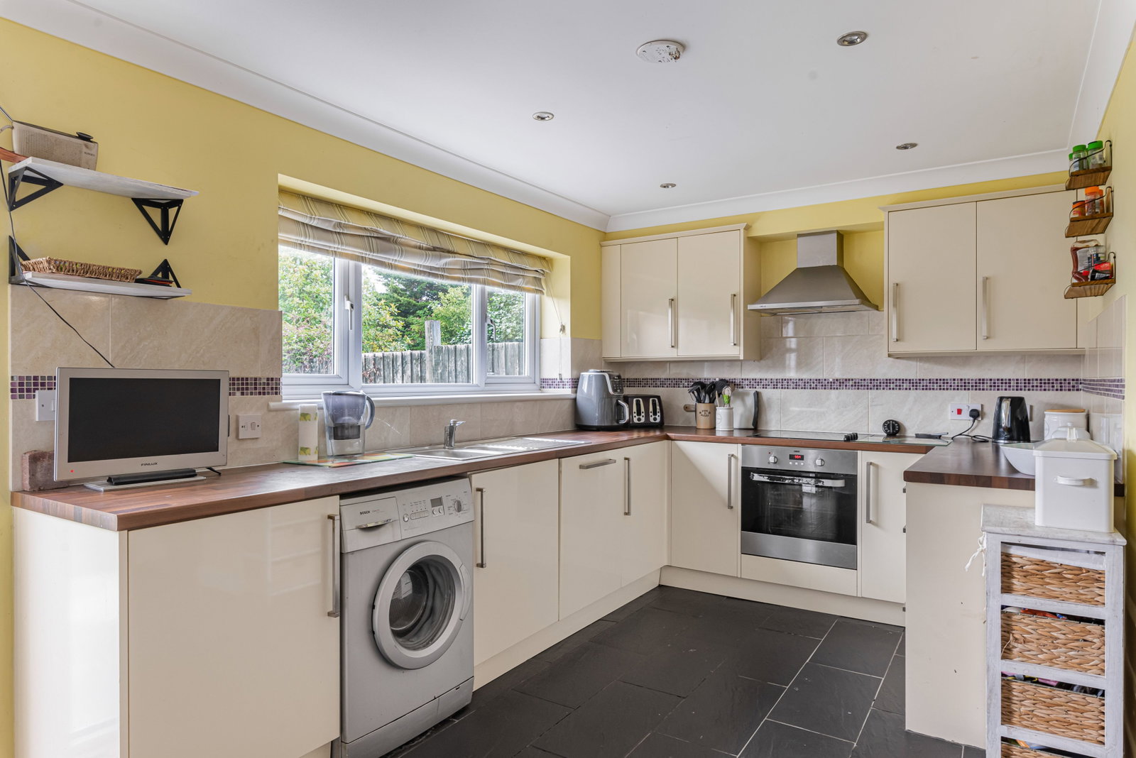 End Of Terrace House for sale in Sevenoaks, Fawkham Road, West Kingsdown, Sevenoaks, 818 m²
