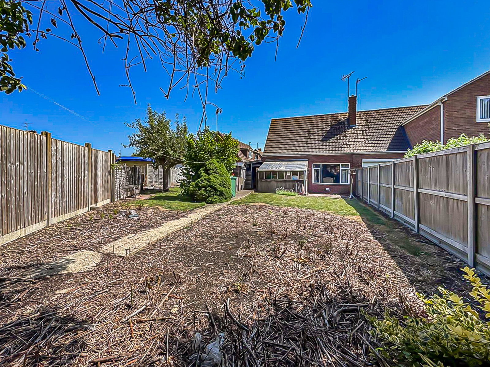 Semi Detached House in Gloucester