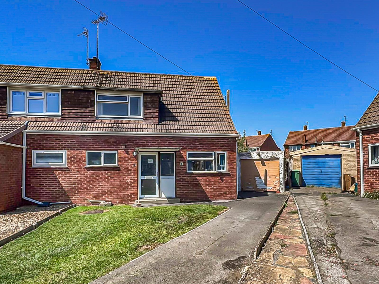 Semi Detached House in Gloucester