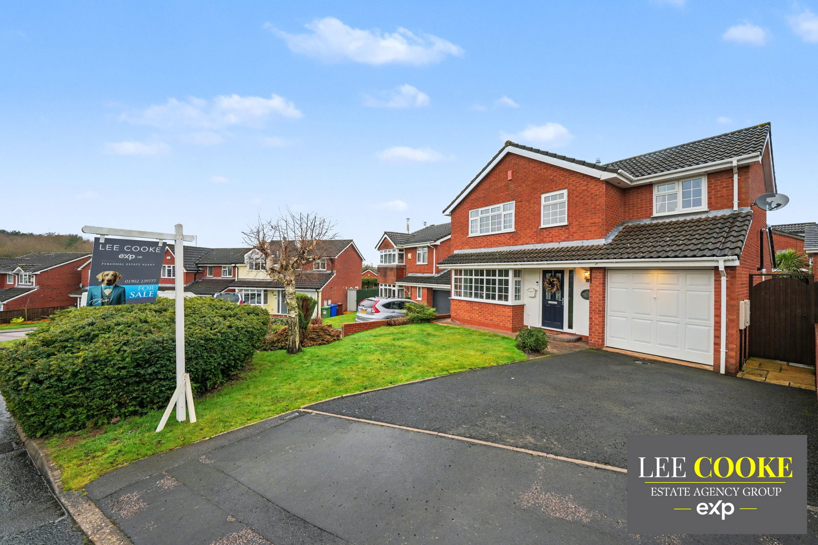 Detached House for sale in Cannock, Cuckoo Close, Heath Hayes, Cannock, WS11 7UL