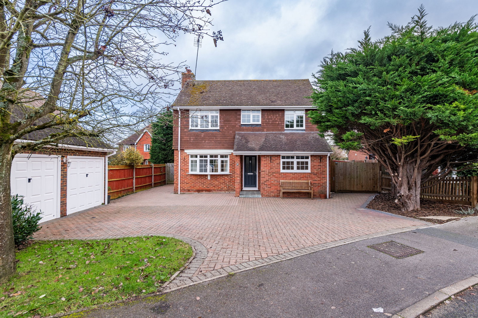 Detached House in Ashford