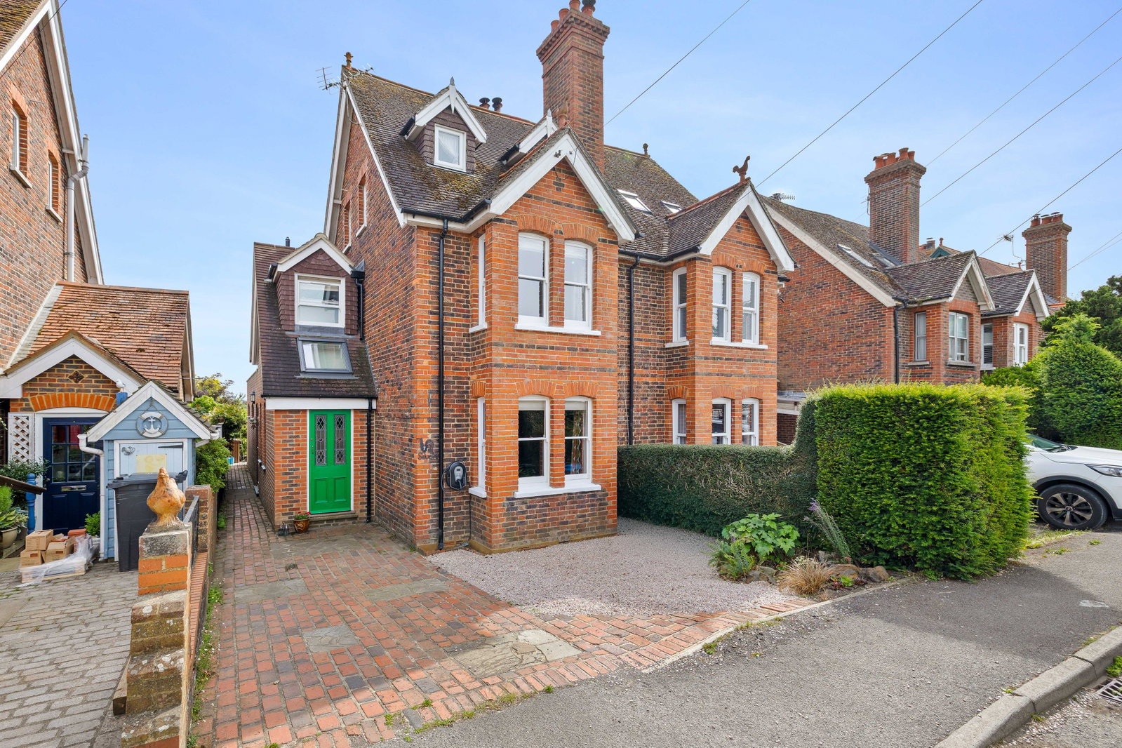 Semi Detached House in Oxted
