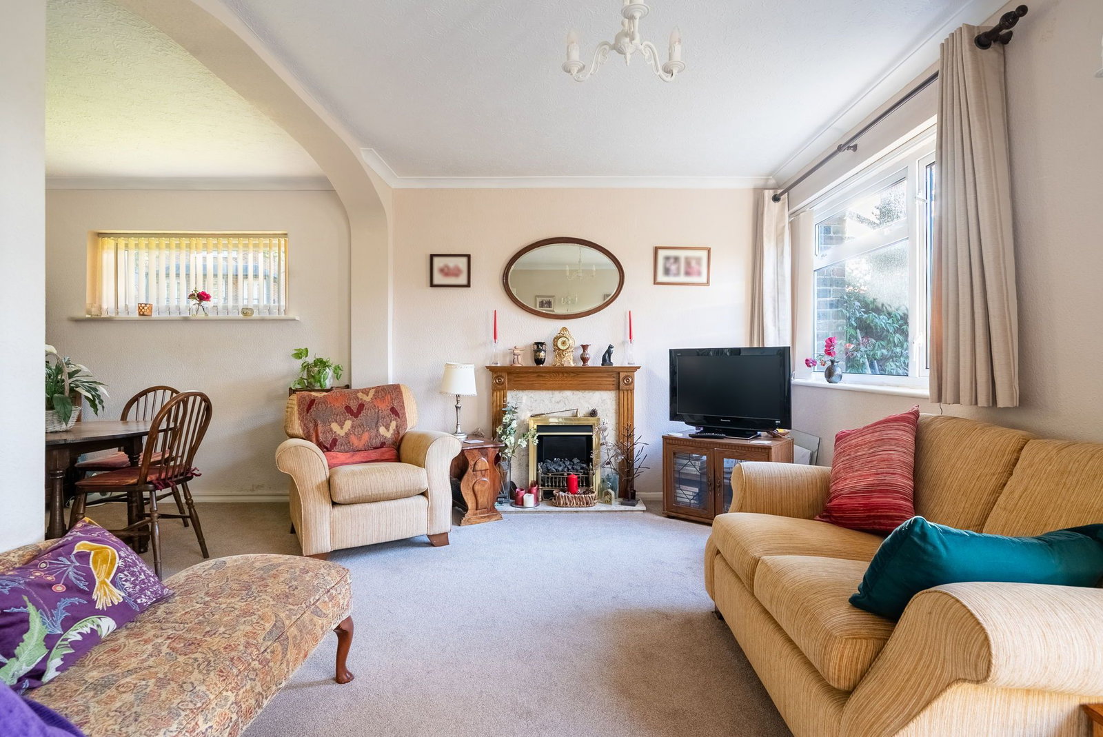 Semi Detached House in Horsham