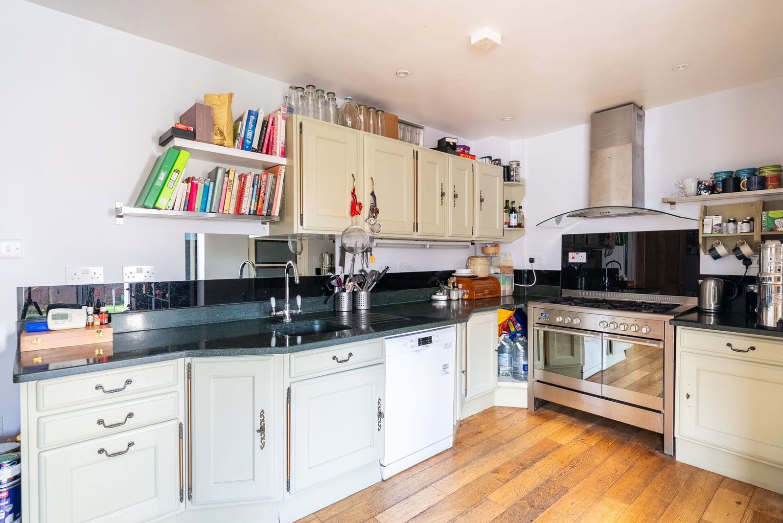 Semi Detached House in Epsom