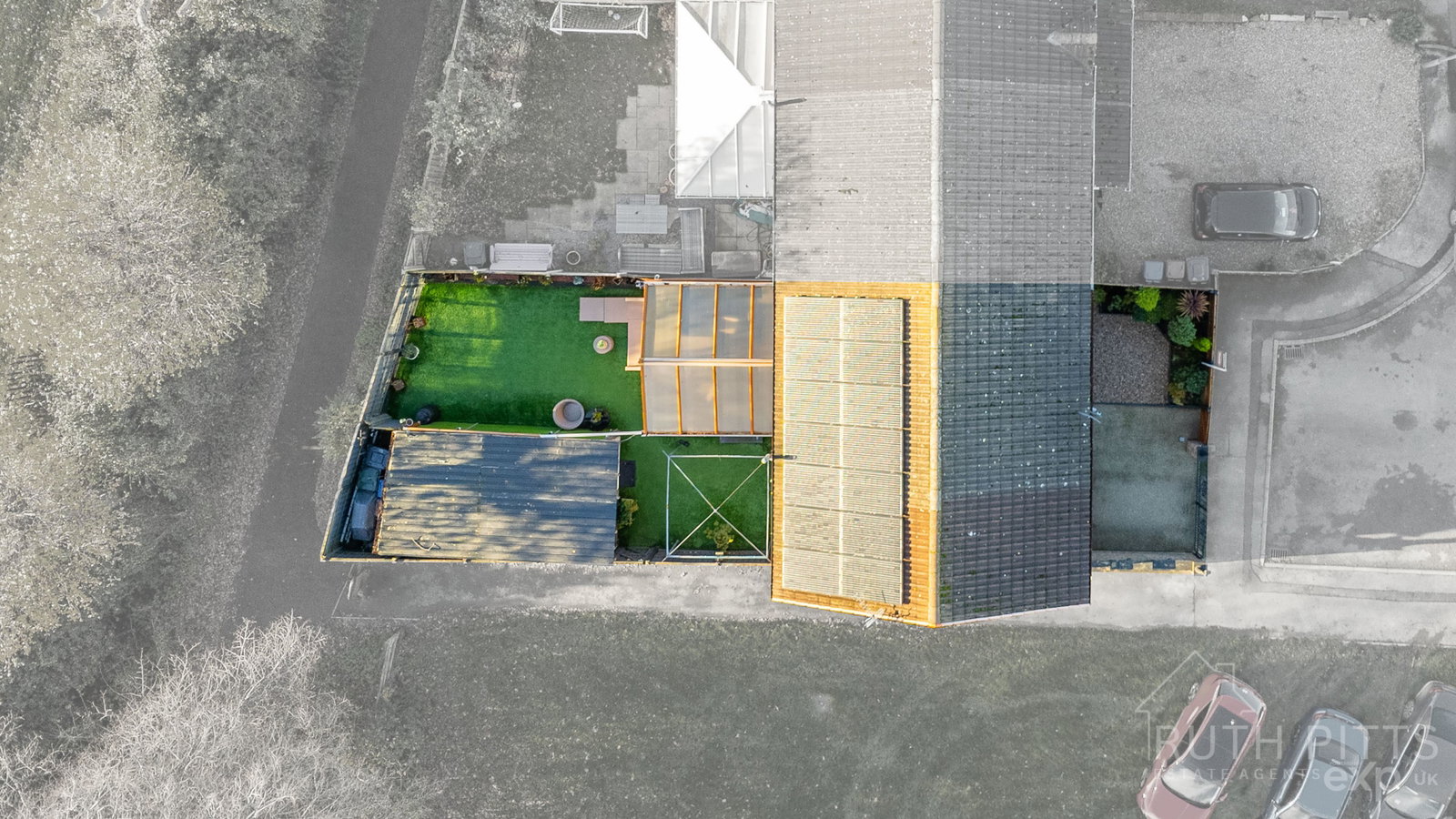 Semi Detached House in Barnsley