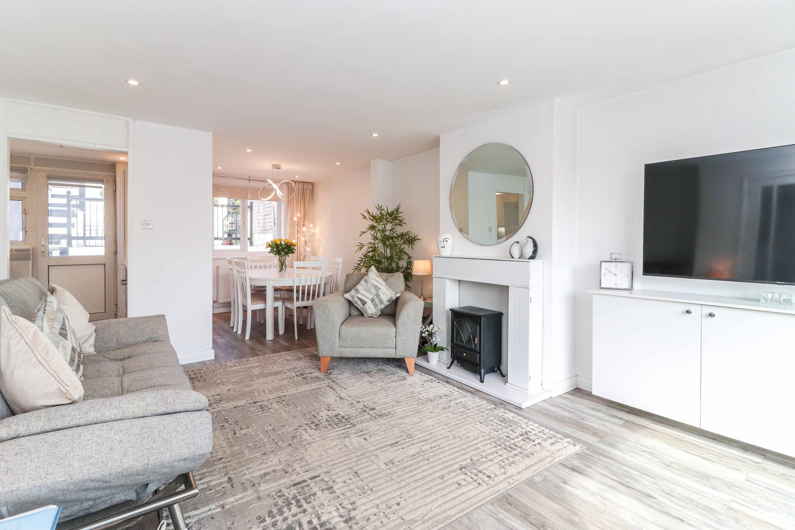 Terraced House for sale in Chesham, Lynton Road, Chesham, Buckinghamshire, HP5 2BS