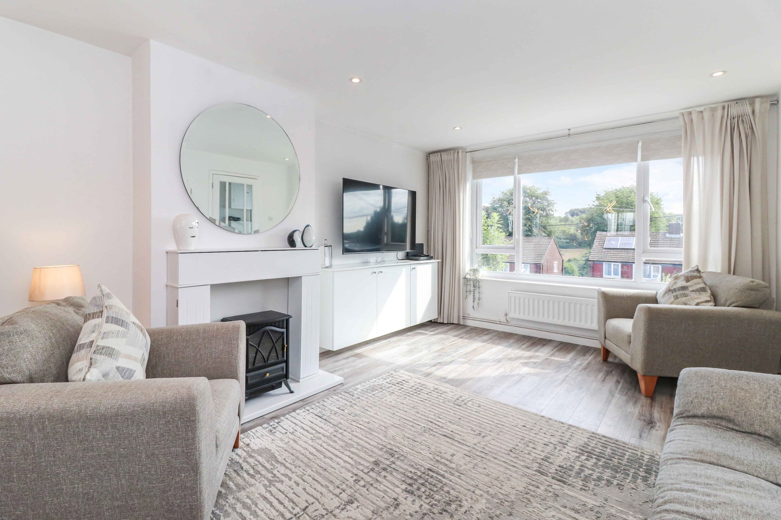 Terraced House for sale in Chesham, Lynton Road, Chesham, Buckinghamshire, HP5 2BS