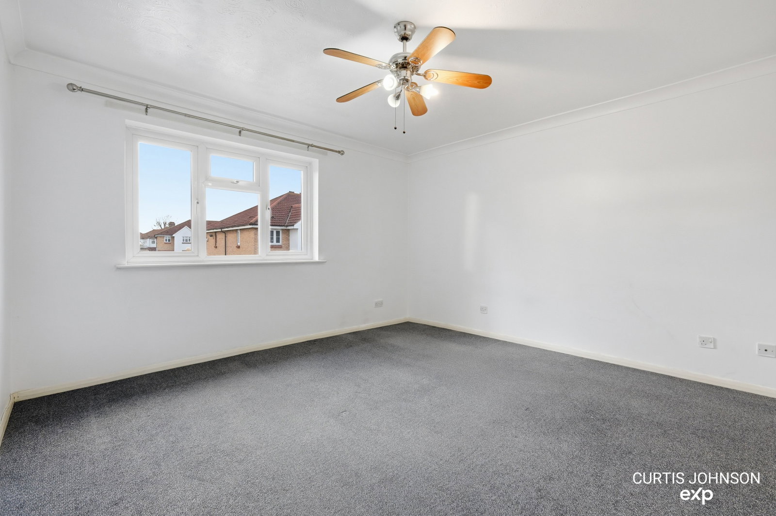 Flat in Grays
