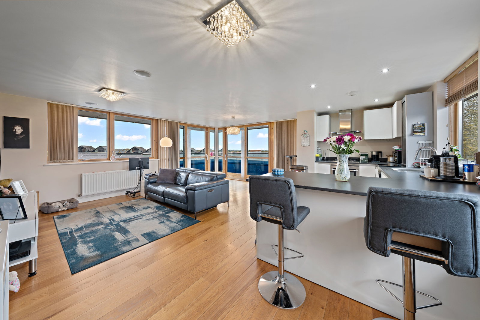 Apartment for sale in Harlow, New Pond Street, Newhall, Essex, CM17, 915 m²