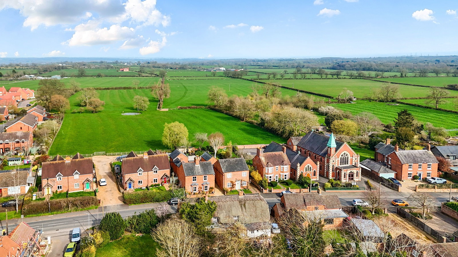 Detached House in Leighton Buzzard