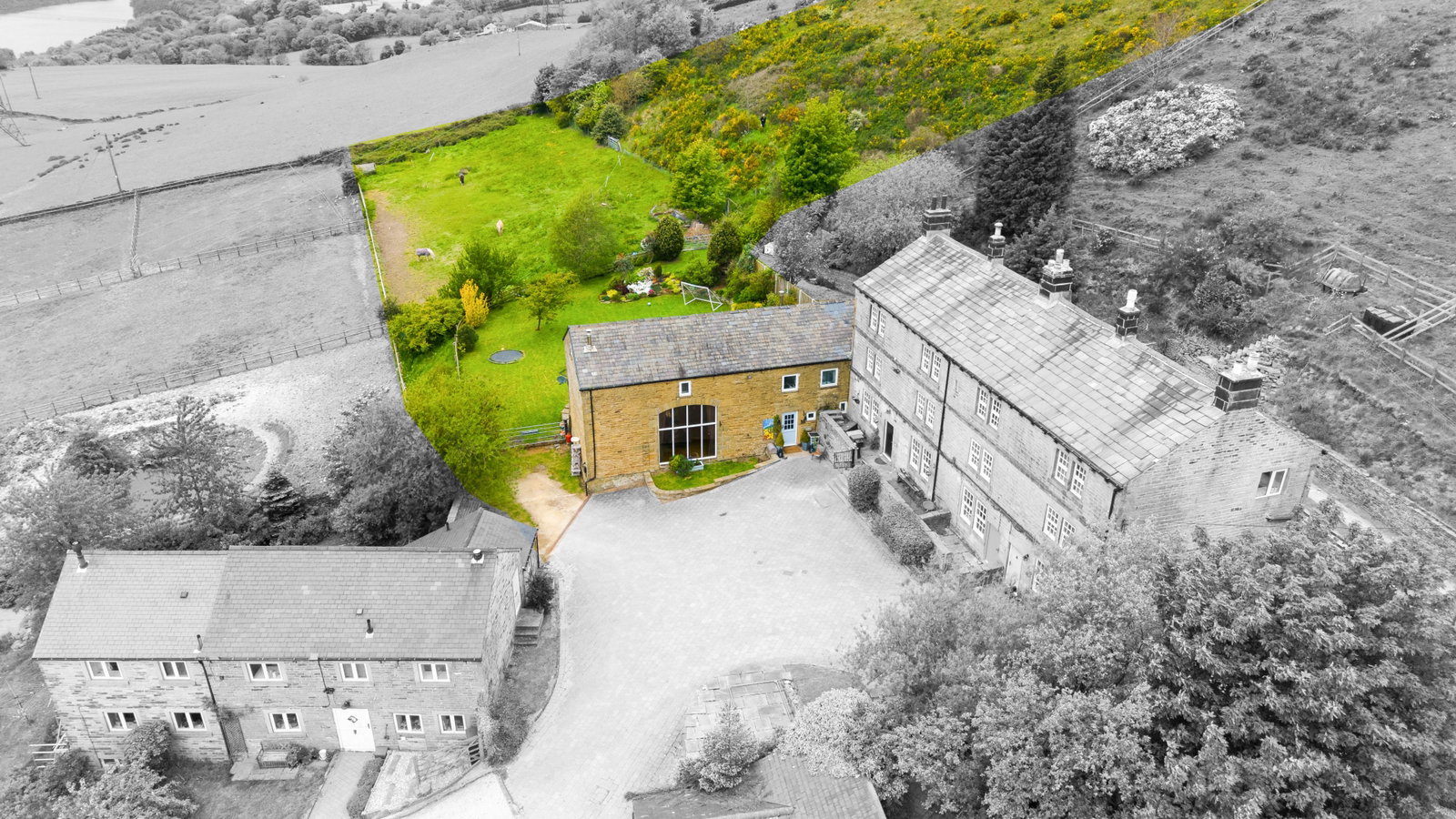 Barn Conversion for sale in Sheffield, Whinstones, Briery Busk Farm, Green Moor, S36 2AS, 1878 m²