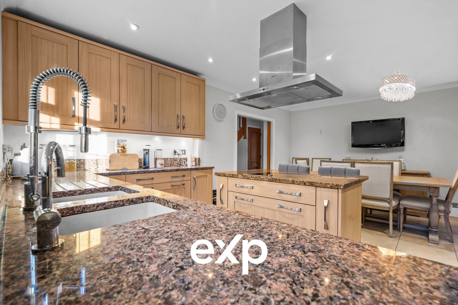 Detached House in Staines-upon-thames