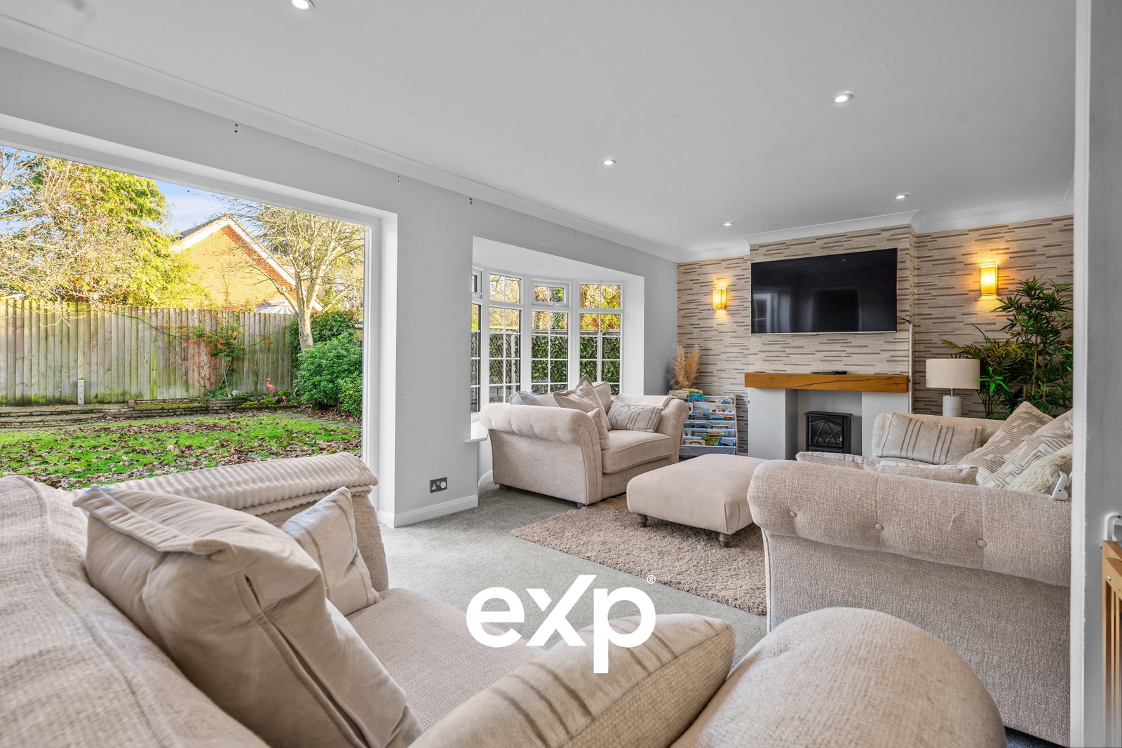Detached House in Staines-upon-thames