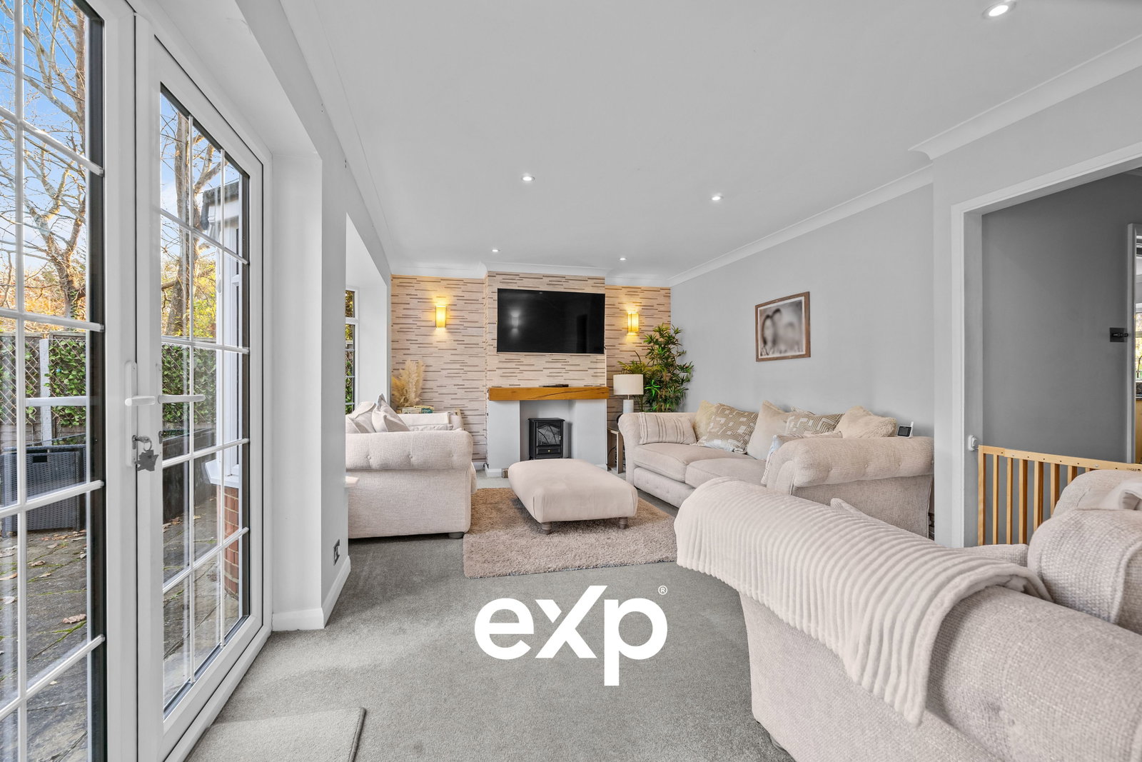 Detached House in Staines-upon-thames