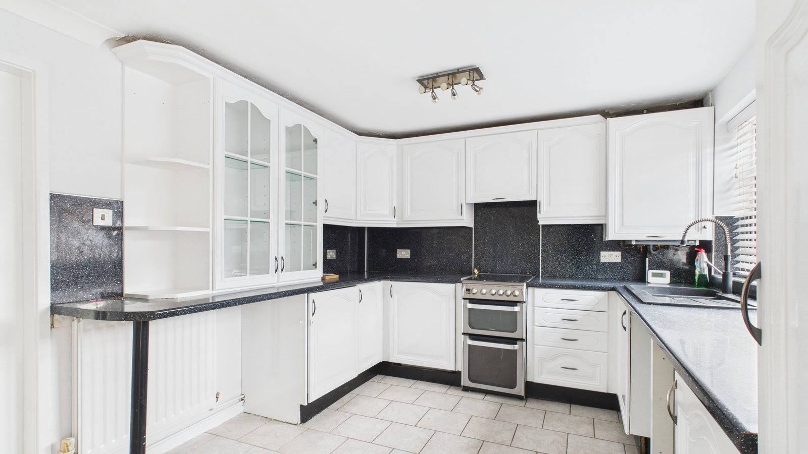 Semi Detached House in Stoke-on-trent