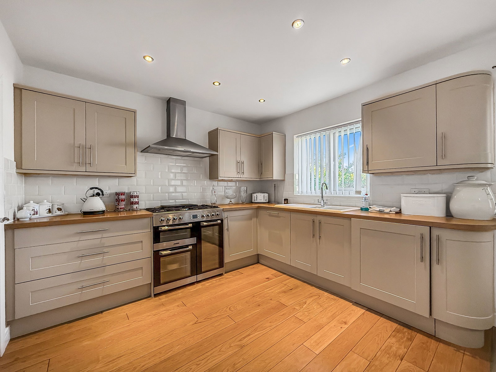 Detached House for sale in Barnstaple, Beards Road, Fremington, Barnstaple, North Devon, 1315 m²