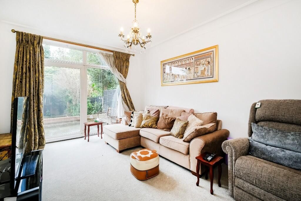 Semi Detached House in London