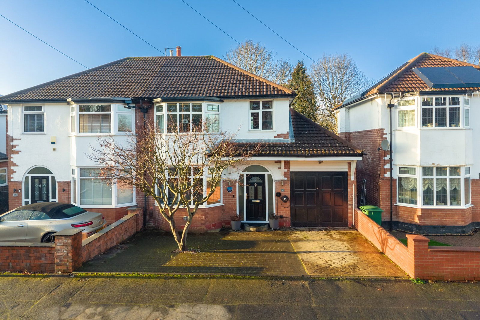 Semi Detached House in Sale