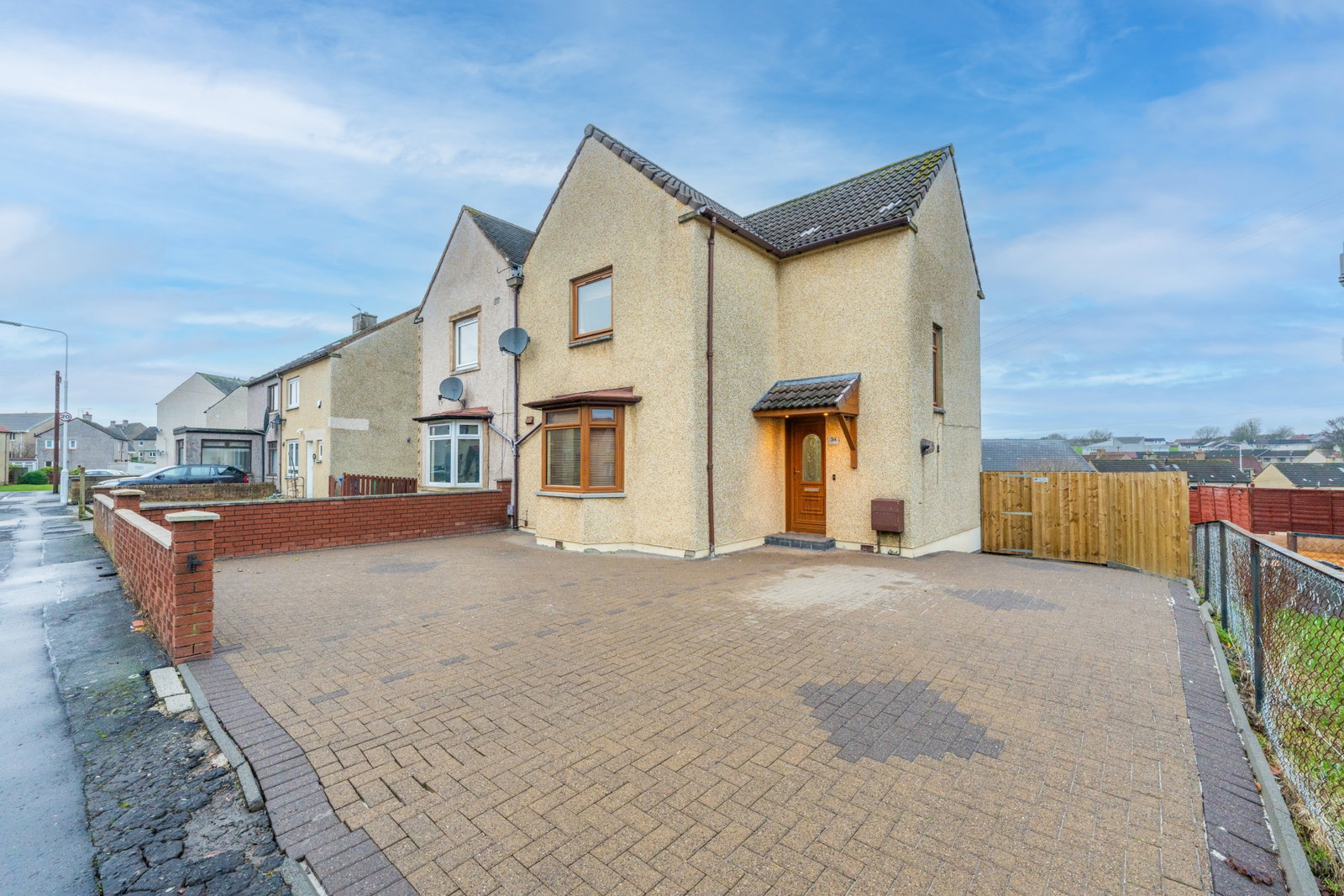 Semi Detached House in Cowdenbeath