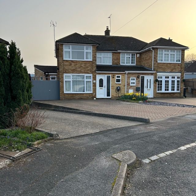 Semi Detached House in Dunstable