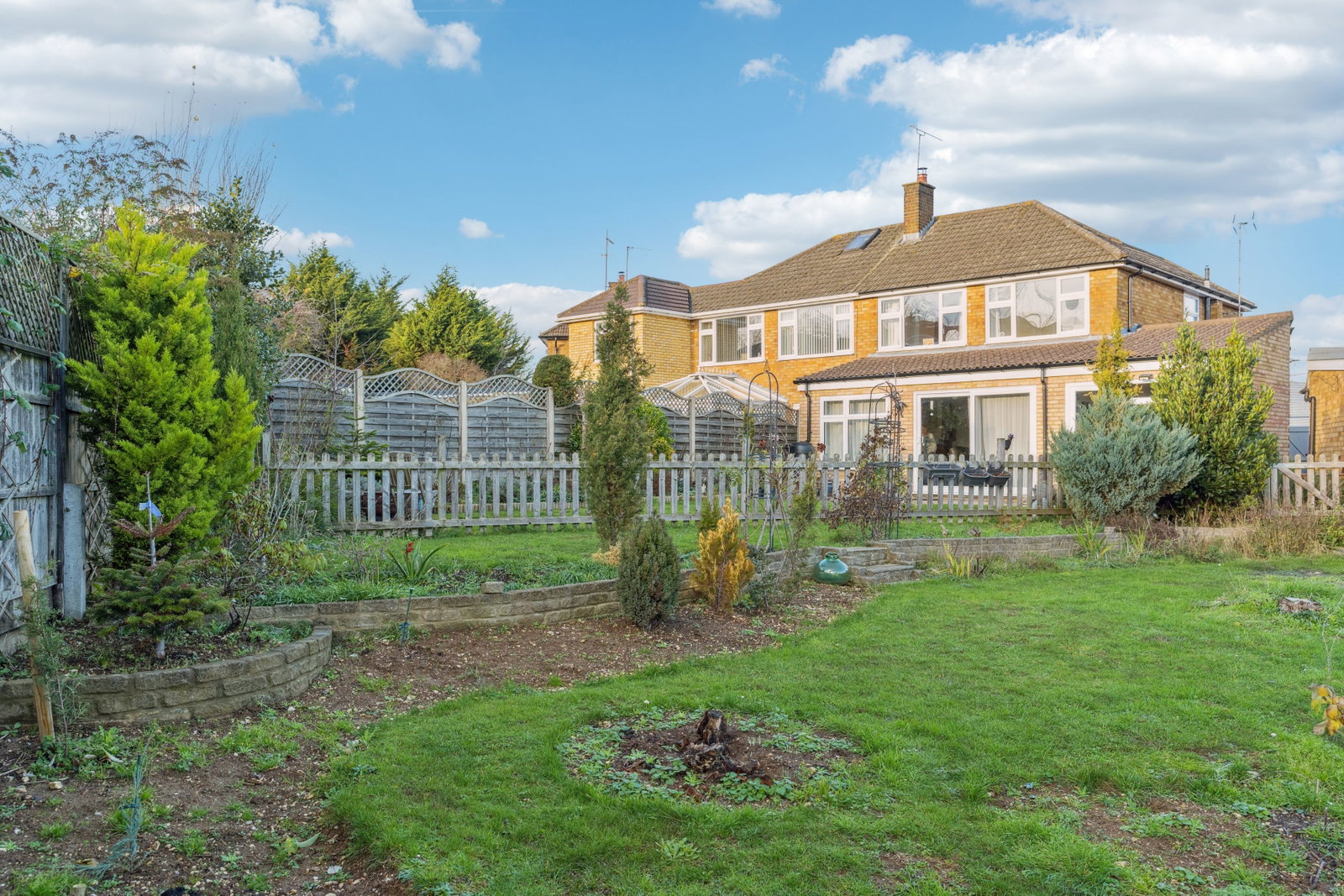 Semi Detached House in Dunstable