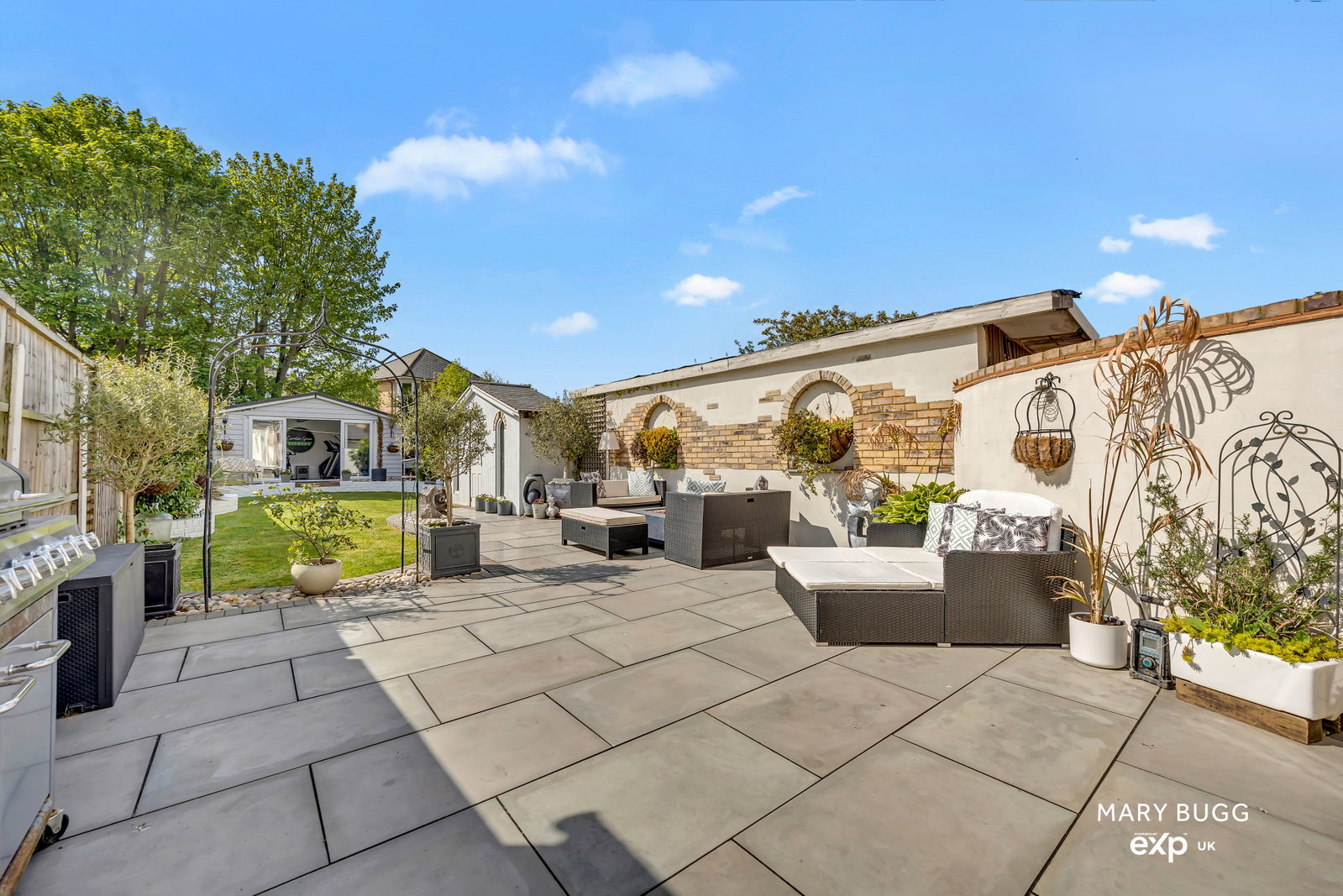 End Of Terrace House for sale in Chelmsford, Campbell Close, Chelmsford, CM2 9BE