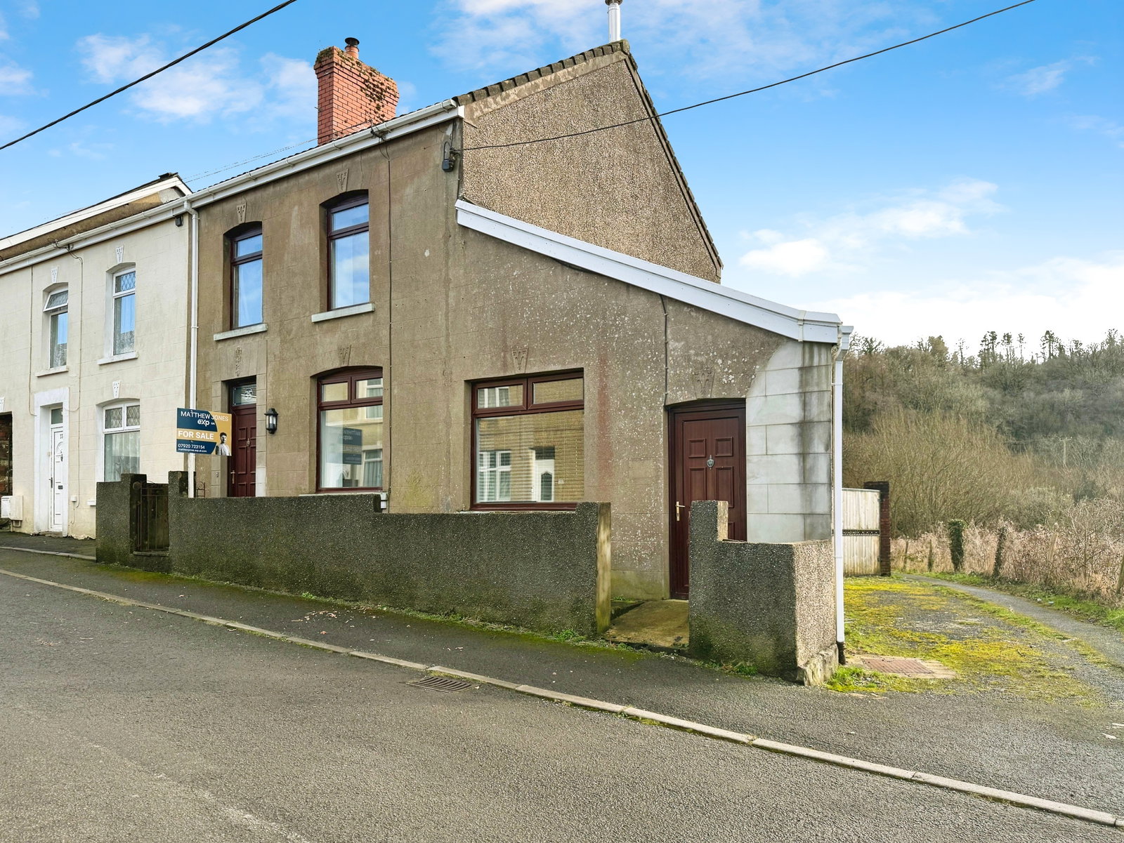 End Of Terrace House in Ammanford