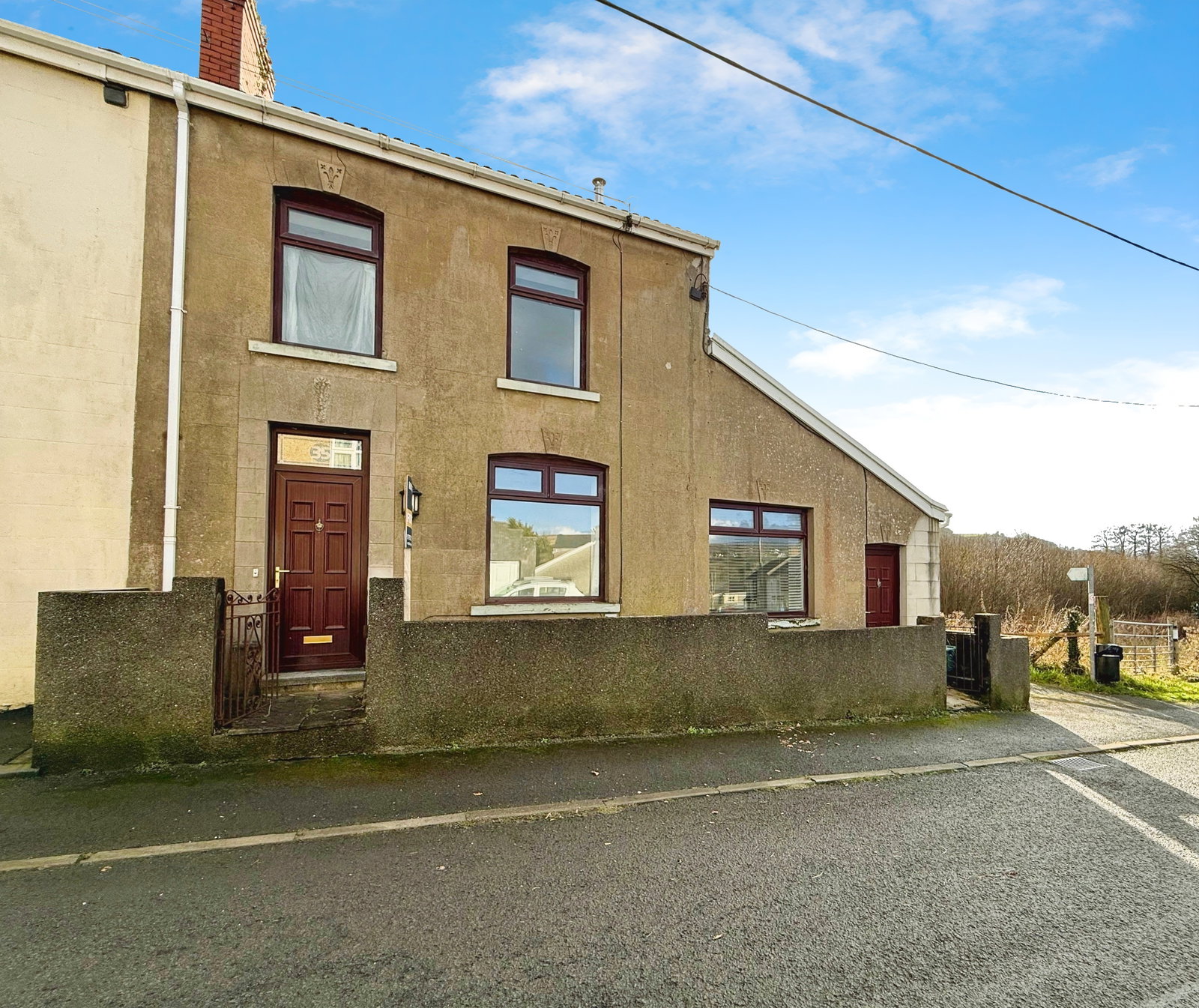 End Of Terrace House in Ammanford