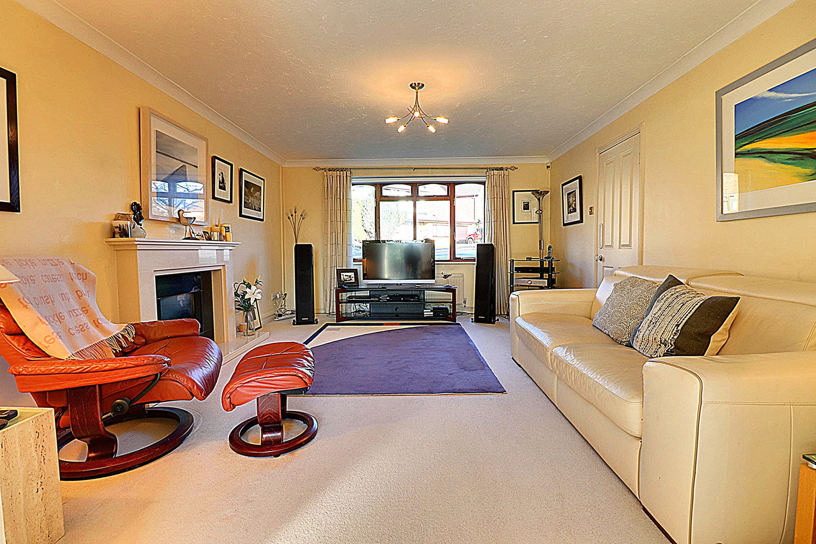Detached House in Cardiff