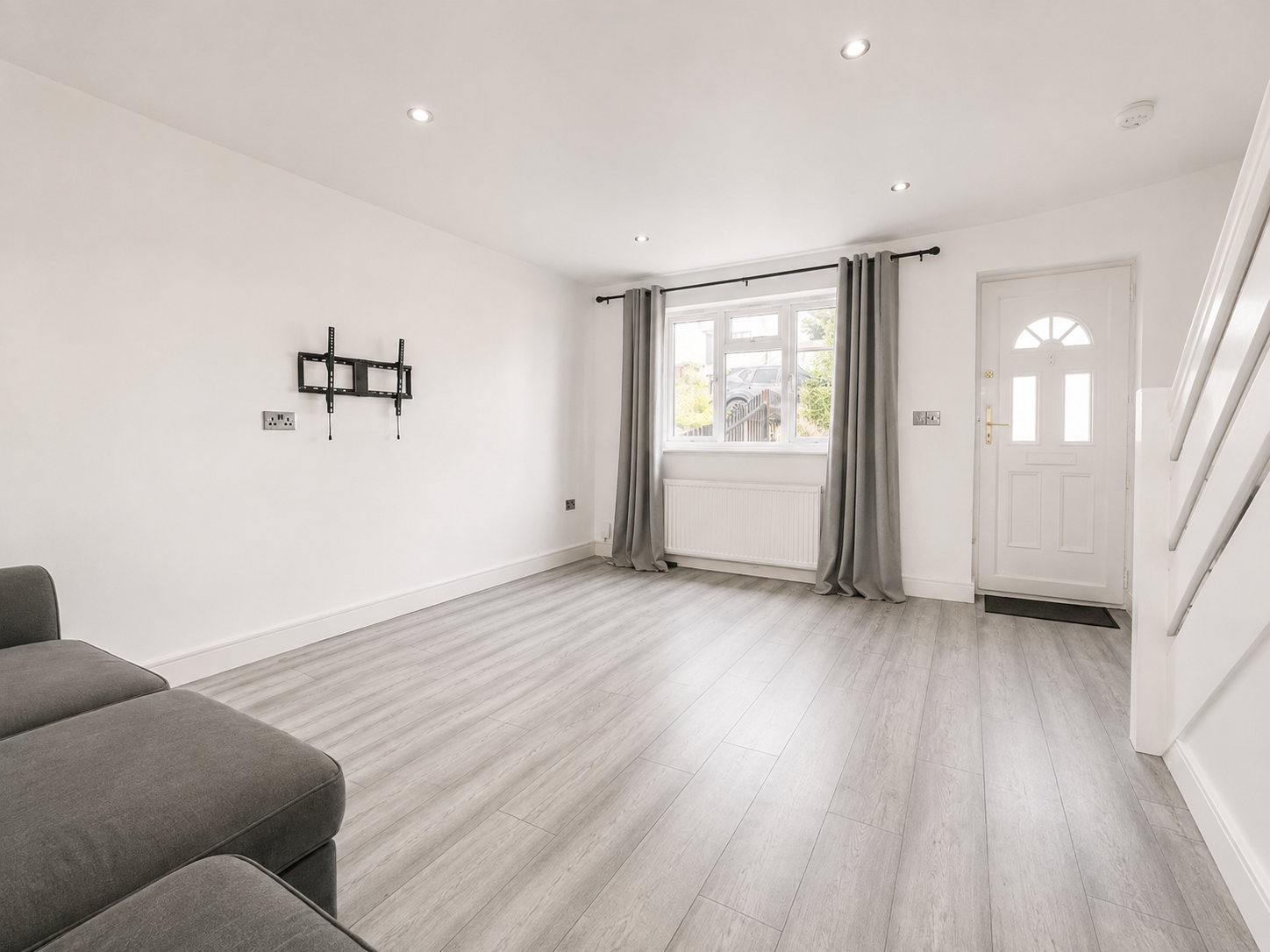 Semi Detached House in Chatham 3