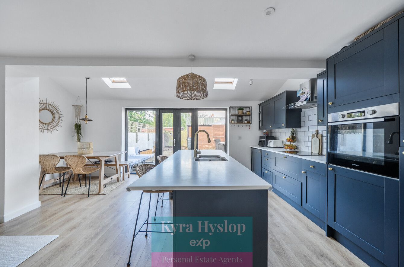 Semi Detached House in Exeter
