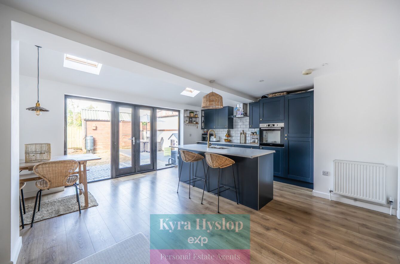 Semi Detached House in Exeter 3
