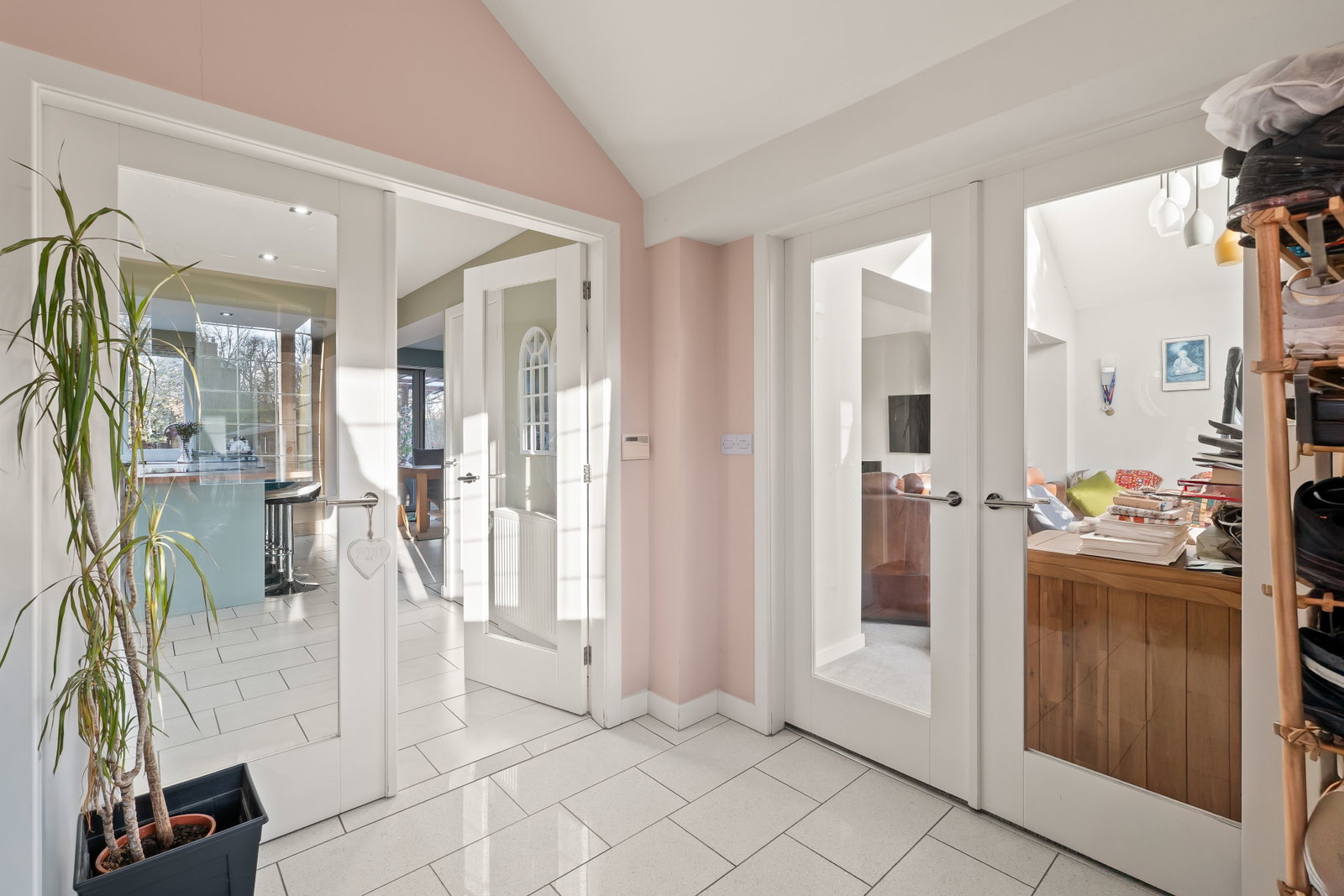 Semi Detached House for sale in Newark, First Bungalow, Amen Corner, Caunton,, 1640 m²