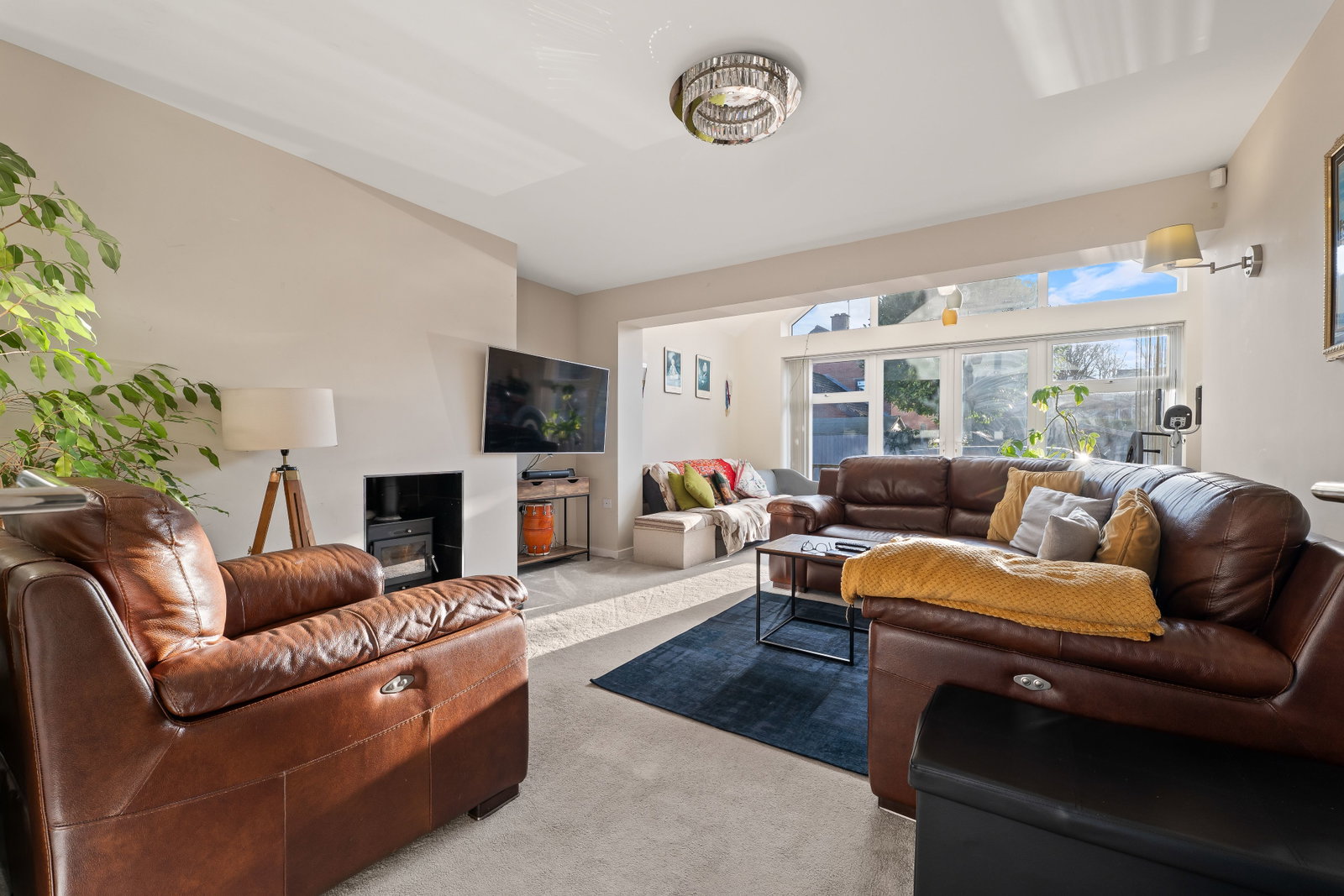 Semi Detached House in Newark