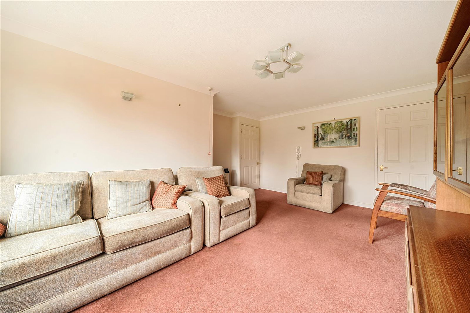 Flat in Bushey