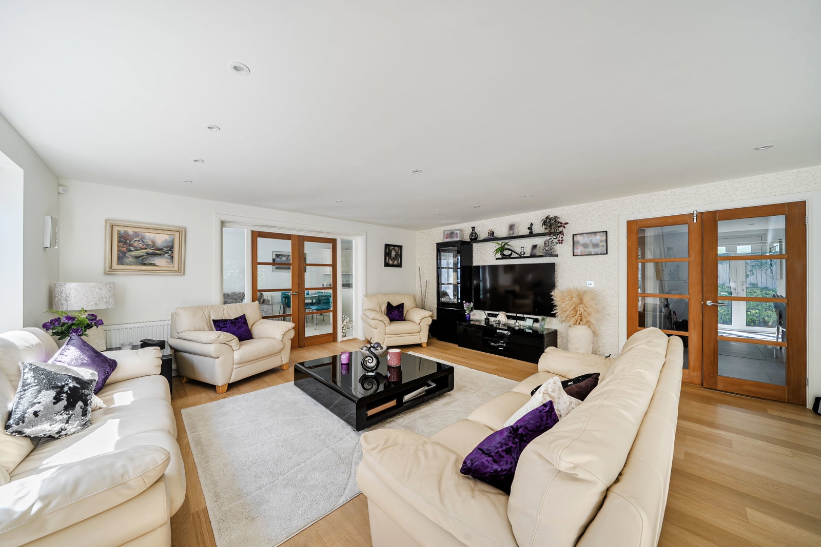 Detached House in Bushey