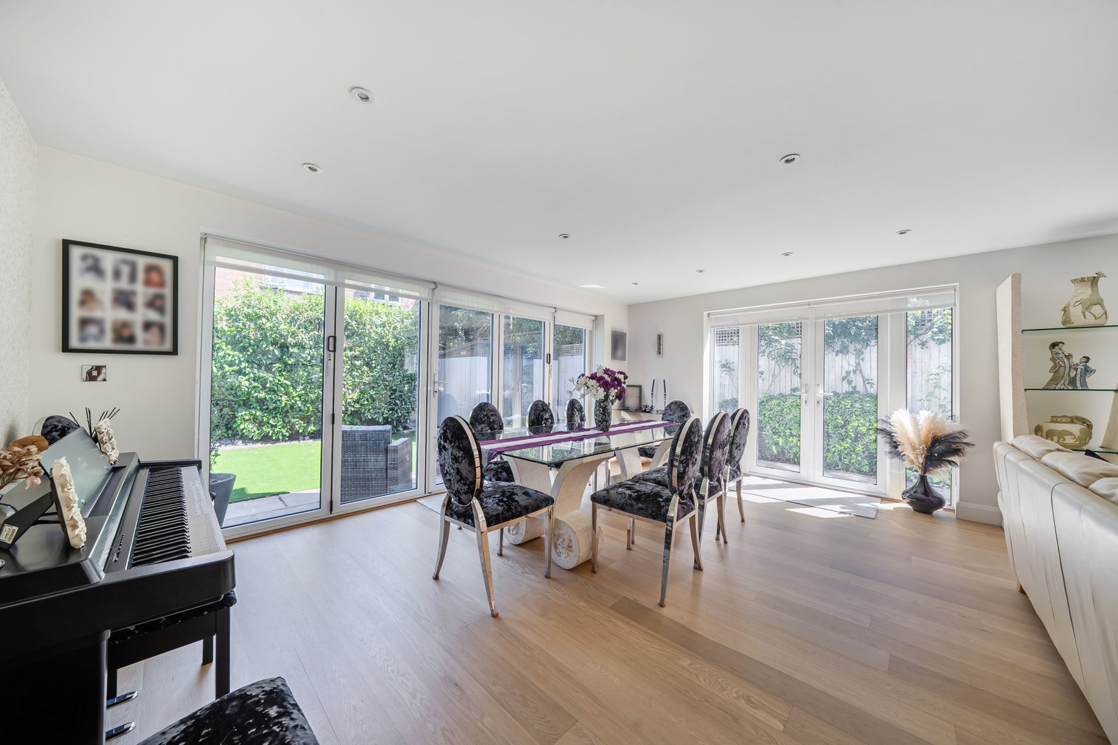 Detached House in Bushey