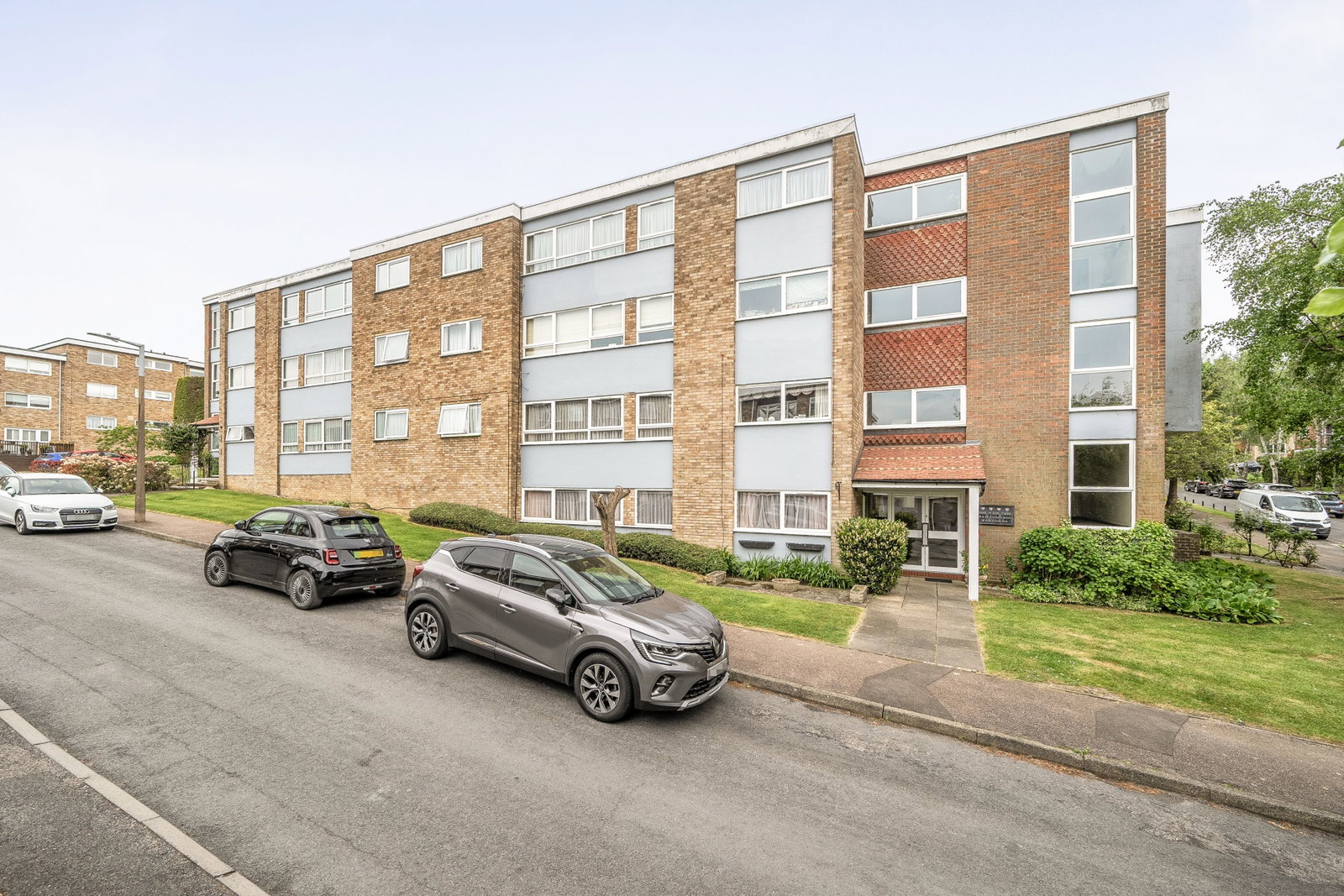 Flat in Bushey