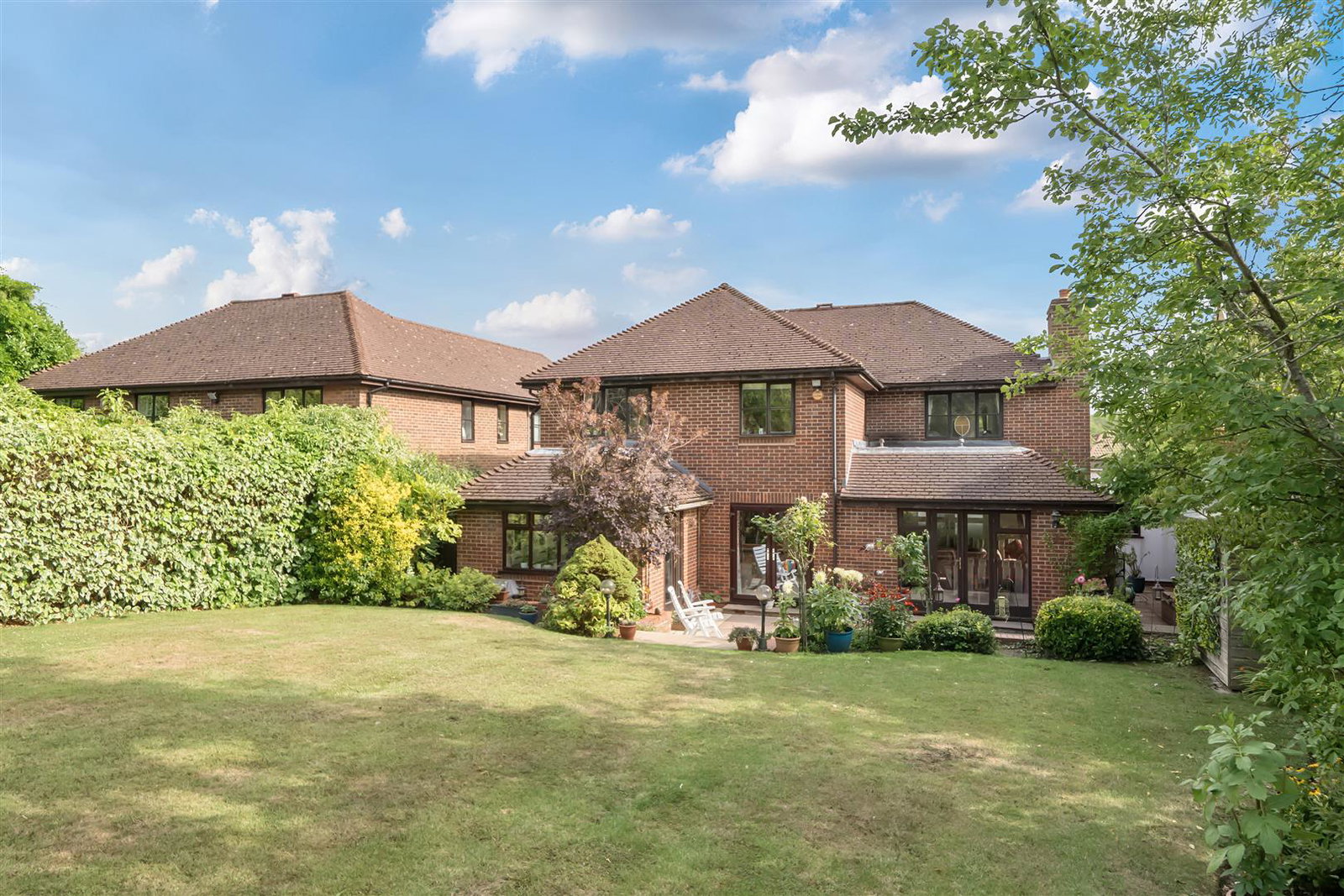 Detached House in Hadley Wood