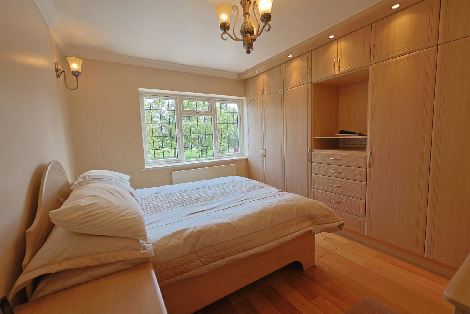 Semi Detached House in Edgware
